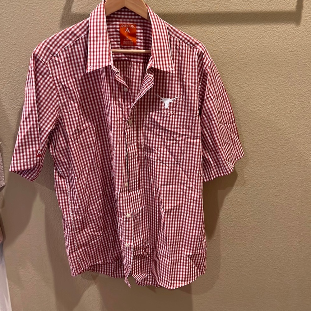 UT short sleeve button down
